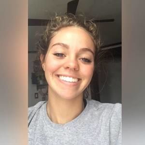 Meet your Posher, Courtney
